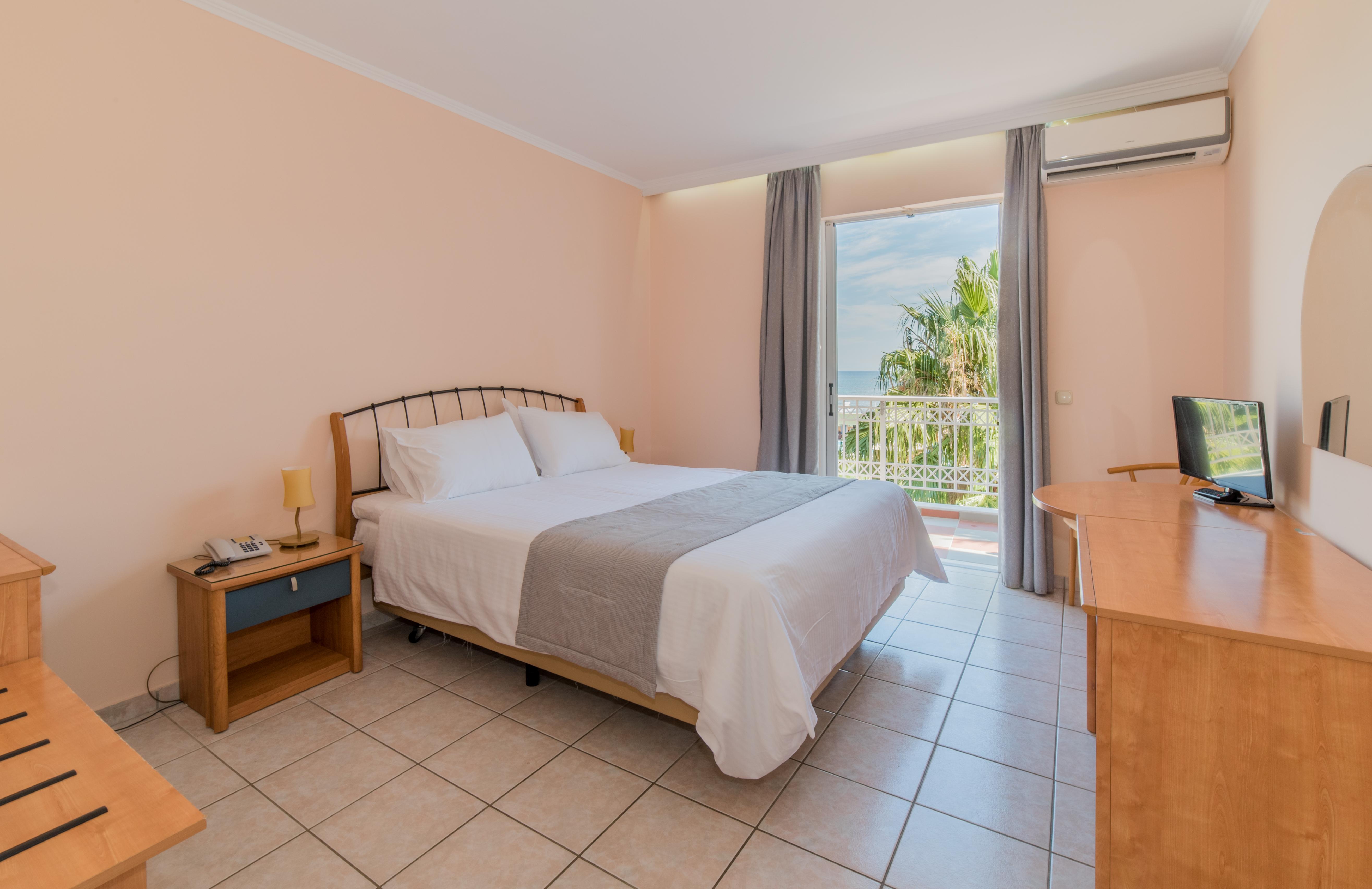 Xenos Kamara Aparthotel 2*